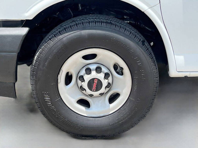 2025 GMC Savana 2500