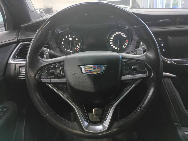 2023 Cadillac XT6 Sport