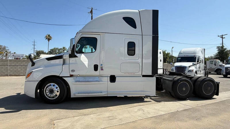 2023 Freightliner Cascadia