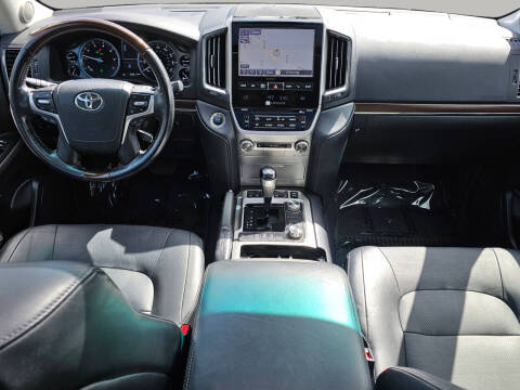 2017 Toyota Land Cruiser