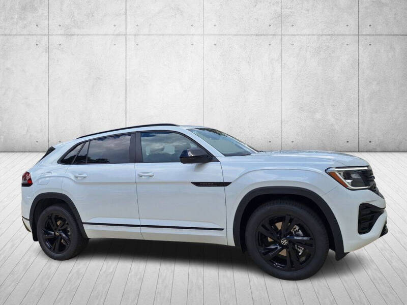 2026 Volkswagen Atlas Cross Sport SEL R-Line Black 4Motion