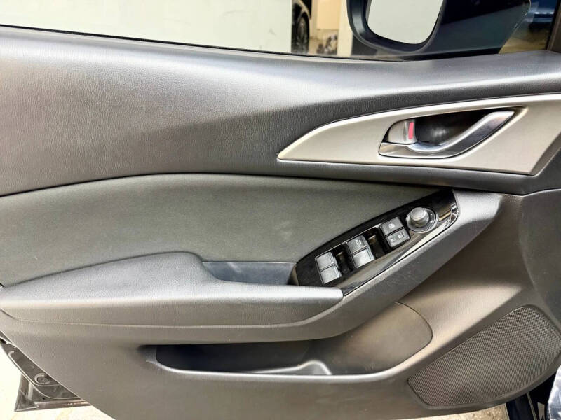 2017 Mazda MAZDA3 Sport