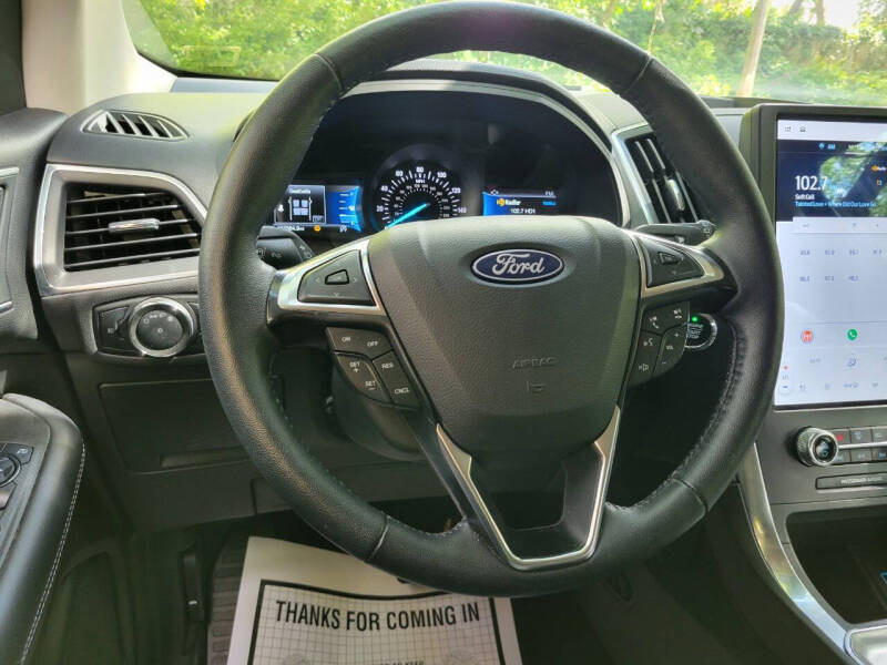 2024 Ford Edge Titanium