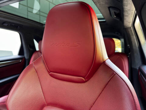 2022 Porsche Cayenne Turbo S E-Hybrid