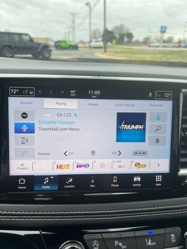 2026 Chrysler Pacifica Select