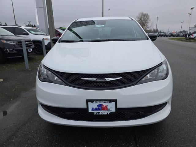 2026 Chrysler Voyager LX