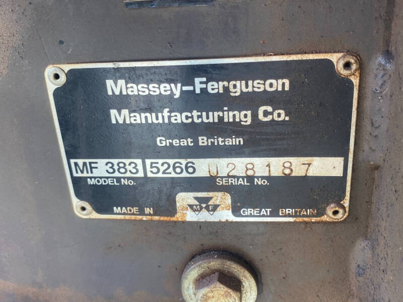 1990 Massey Ferguson 383