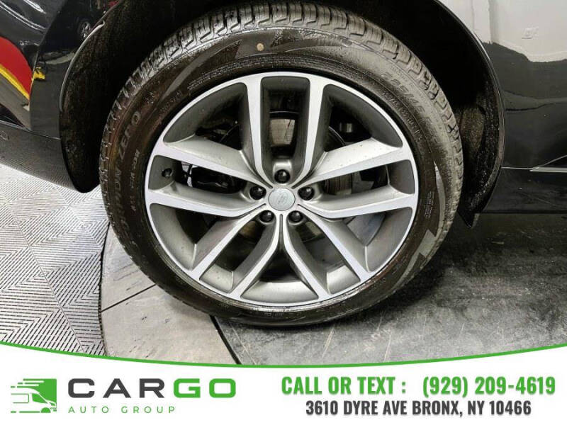 2025 Land Rover Range Rover P400 SE LWB