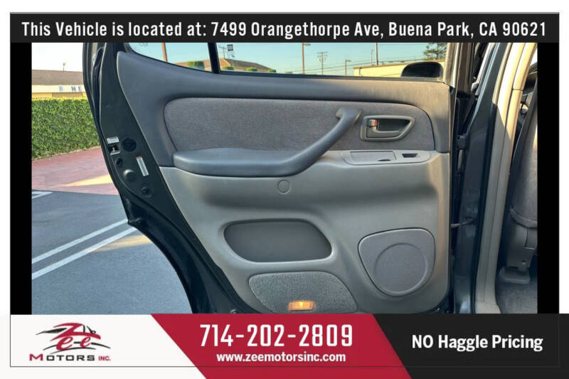 2003 Toyota Sequoia SR5