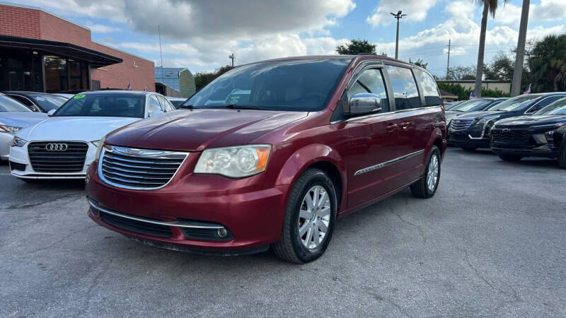 2011 Chrysler Town and Country Touring-L