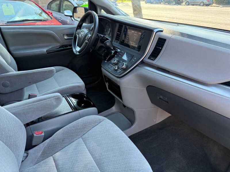 2017 Toyota Sienna