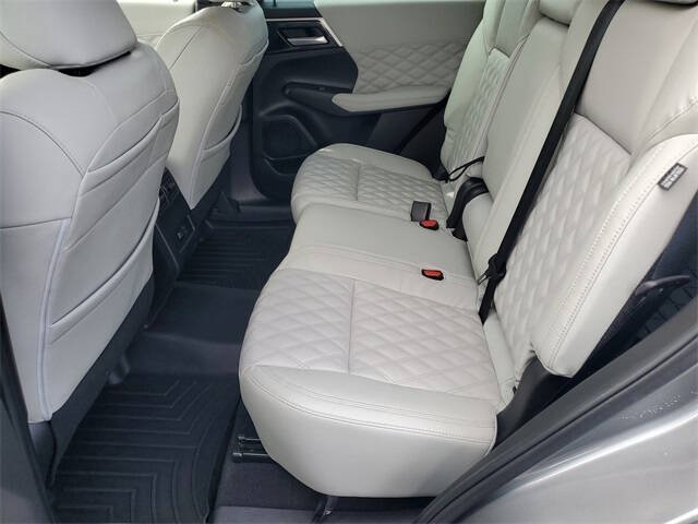 2022 Mitsubishi Outlander SEL