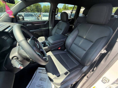 2024 GMC Acadia Elevation