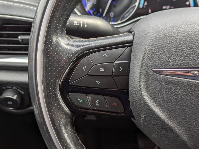 2020 Chrysler Pacifica Limited Red S