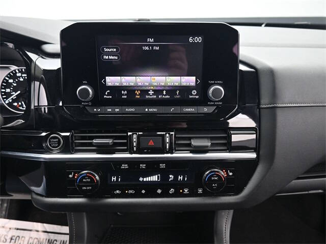 2022 Nissan Pathfinder SV