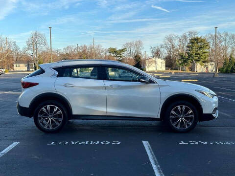 2017 Infiniti QX30
