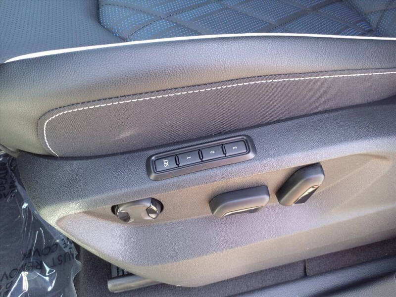 2026 Volkswagen Atlas Cross Sport SEL Premium R-Line 4Motion