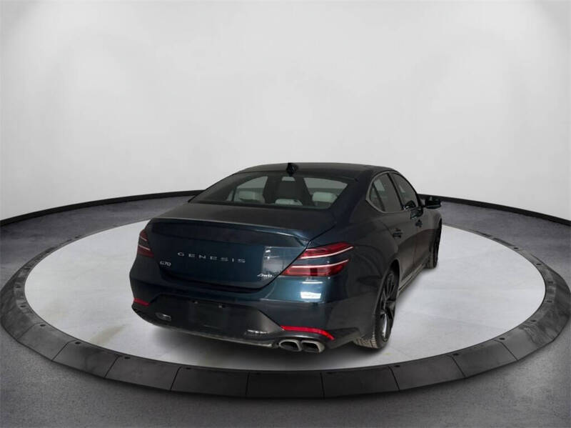2023 Genesis G70