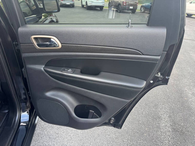 2017 Jeep Grand Cherokee Laredo