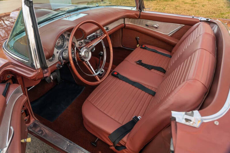 1957 Ford Thunderbird