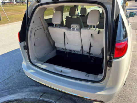 2017 Chrysler Pacifica Hybrid Platinum