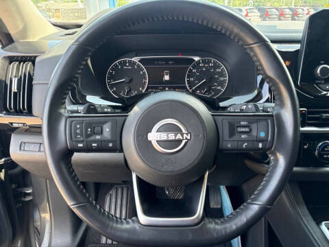 2022 Nissan Pathfinder SV