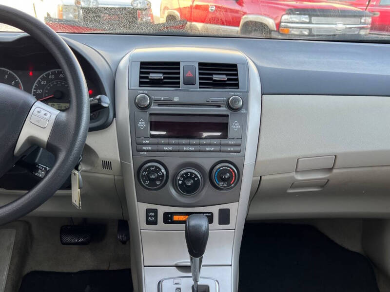 2011 Toyota Corolla LE