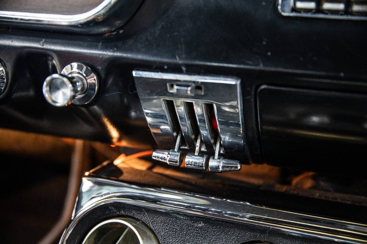 1965 Ford Mustang 92