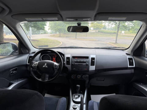 2010 Mitsubishi Outlander ES