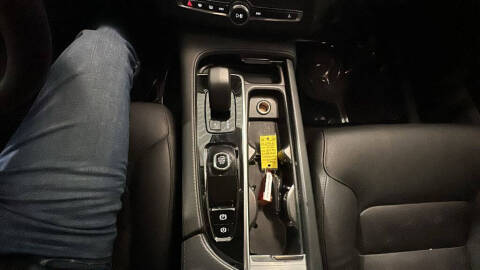 2025 Volvo XC90 B5 Core Bright Theme