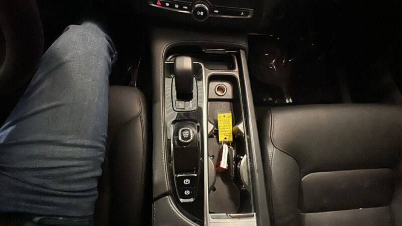 2025 Volvo XC90 B5 Core Bright Theme