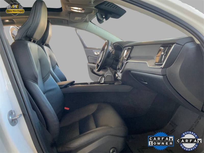 2024 Volvo S60 B5 Core Dark Theme