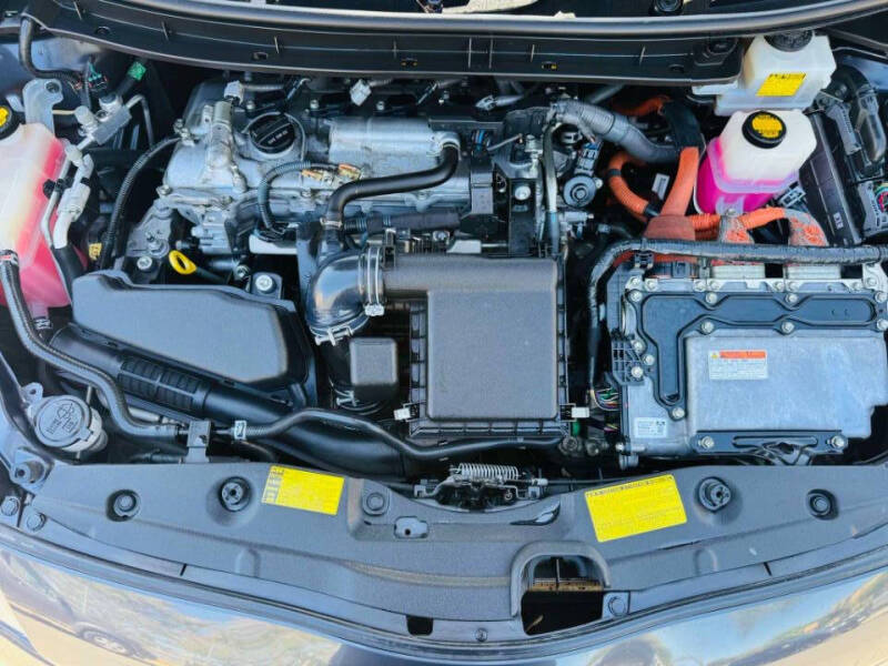 2012 Toyota Prius Three