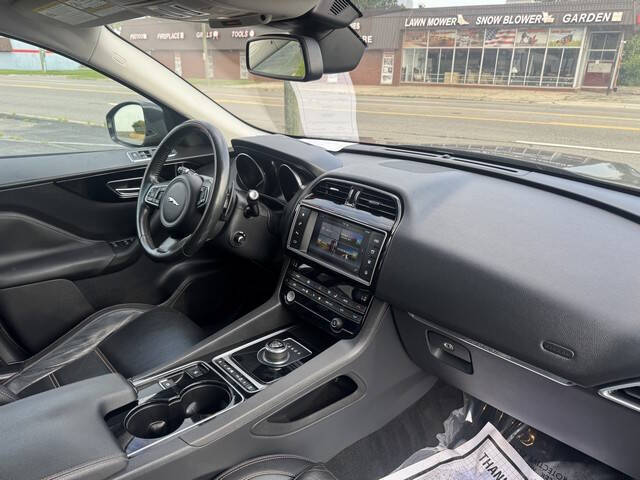 2017 Jaguar F-PACE 35t Prestige