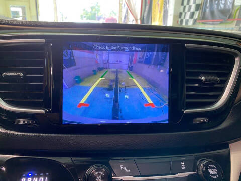2017 Chrysler Pacifica Touring-L Plus