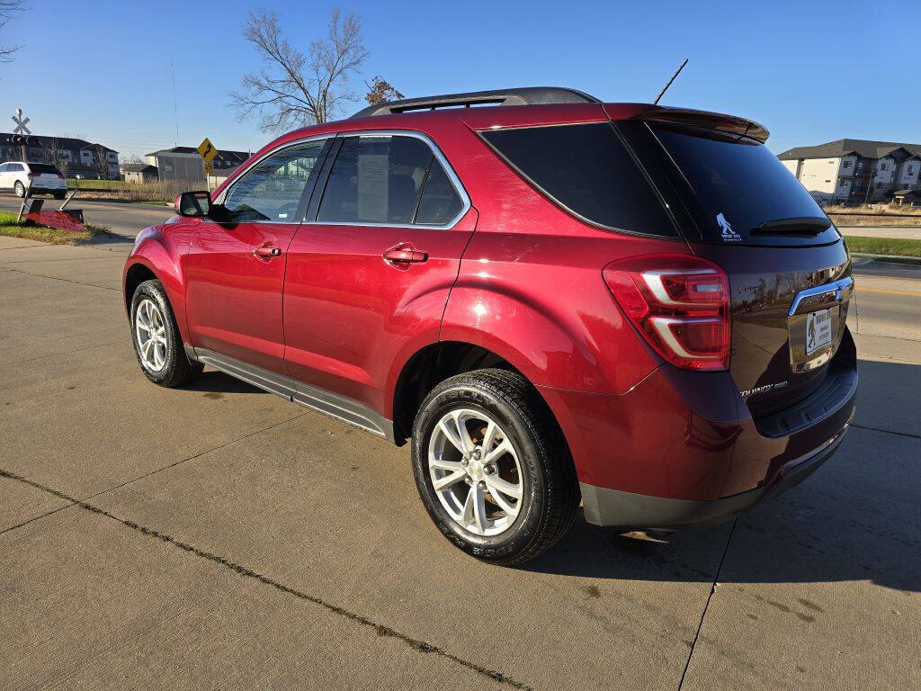 2017 Chevrolet Equinox LT photo 8