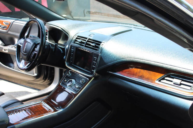 2018 Lincoln Continental Select