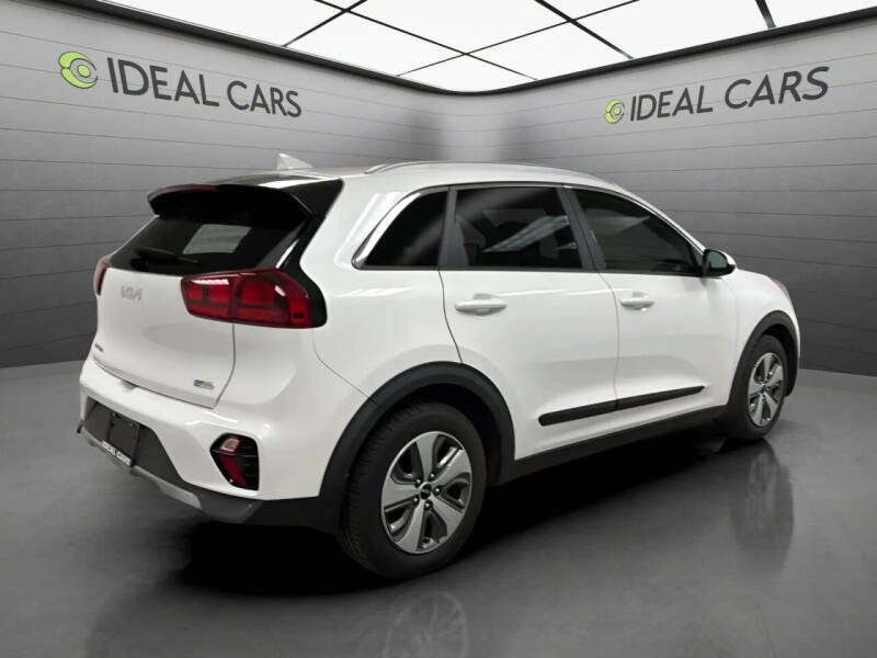 2022 Kia Niro LX