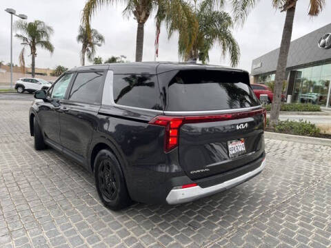 2025 Kia Carnival LXS
