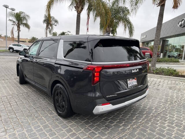 2025 Kia Carnival LXS