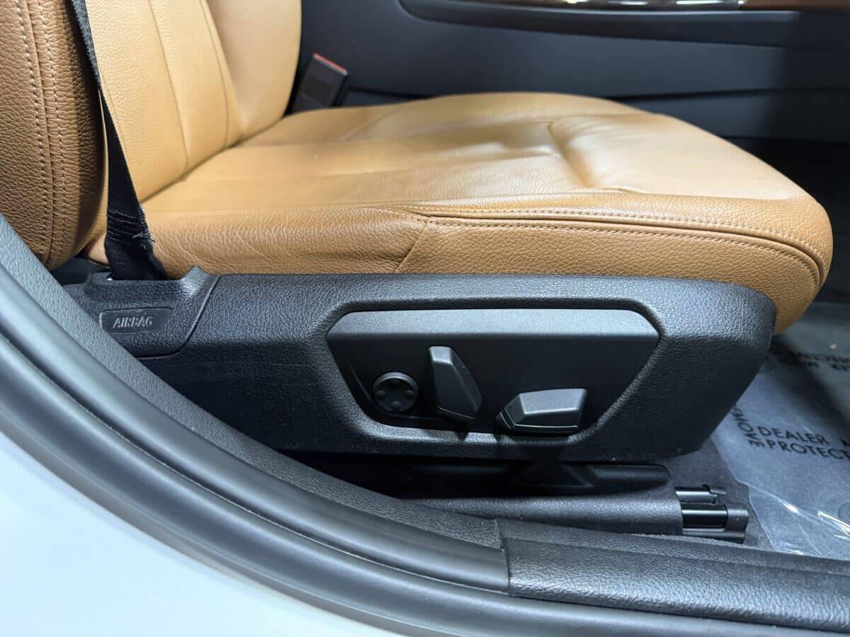2014 BMW 3 Series 37