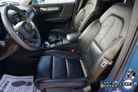 2023 Volvo XC40 B5 Ultimate Bright Theme