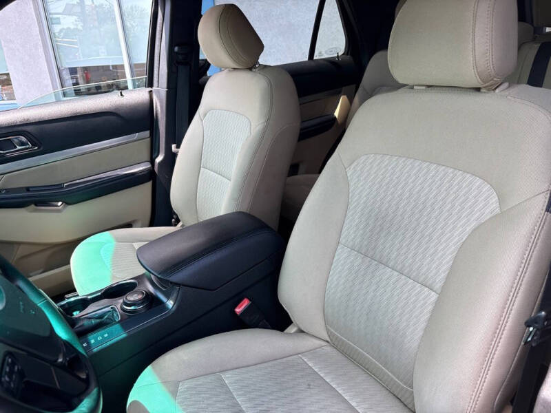 2017 Ford Explorer