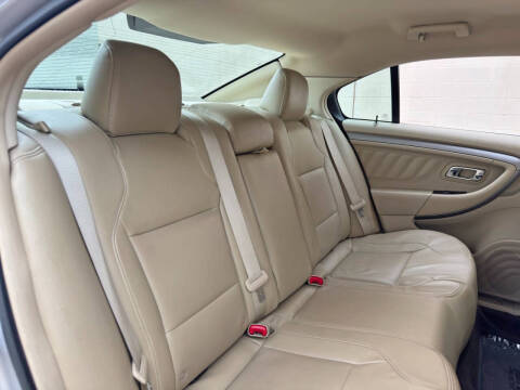 2015 Ford Taurus