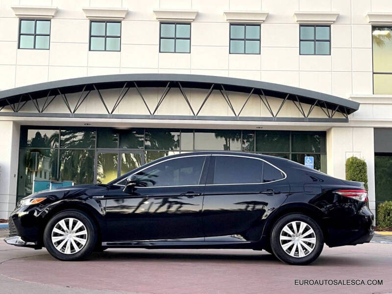 2019 Toyota Camry Hybrid LE