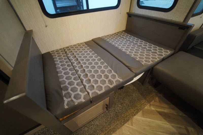 2021 Cruiser RV shadow  Cruiser