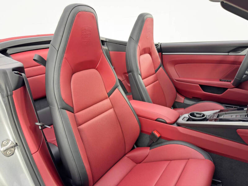 2025 Porsche 911 Carrera