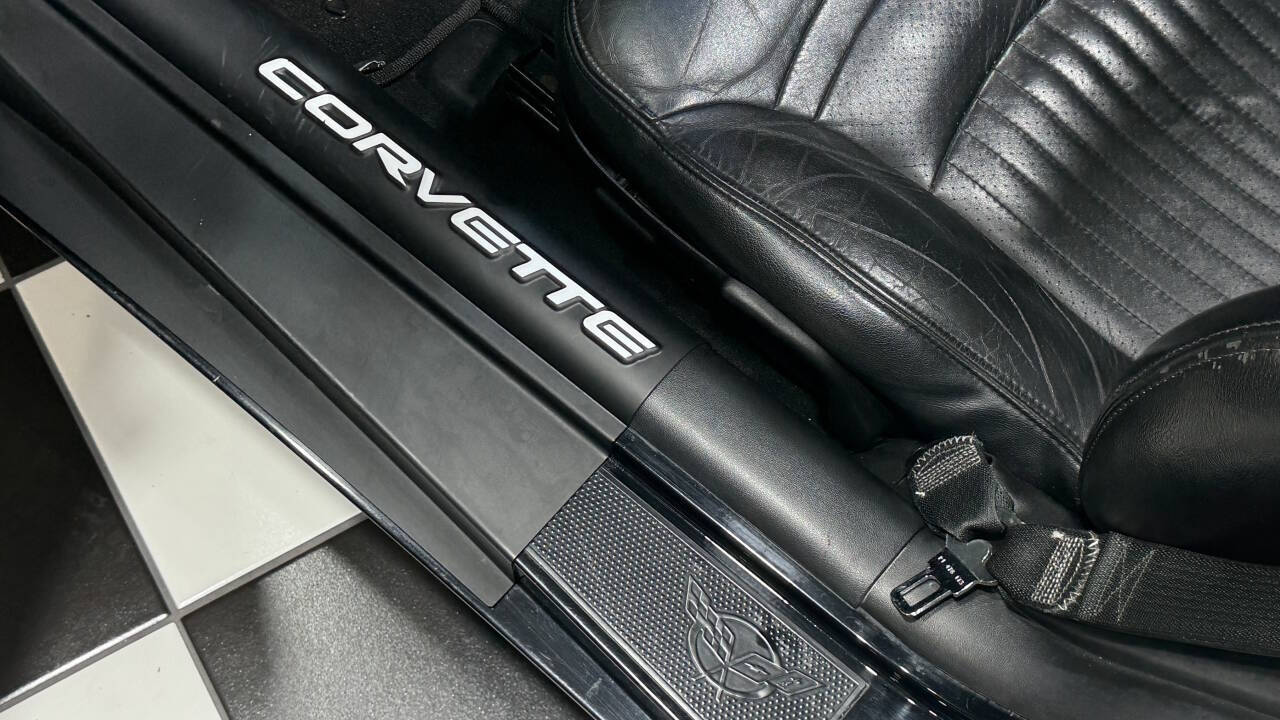 2004 Chevrolet Corvette 39