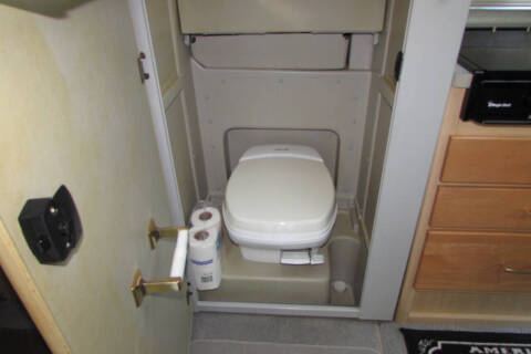 2001 Winnebago Rialta