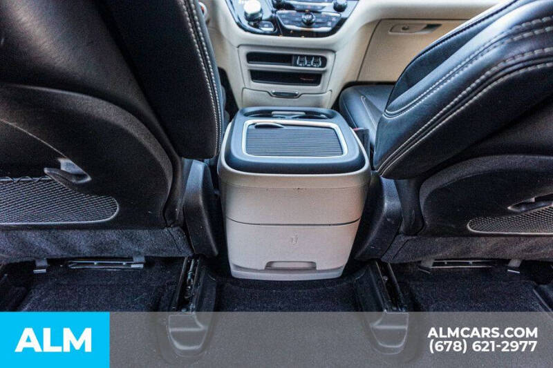 2024 Chrysler Pacifica Plug-In Hybrid Select